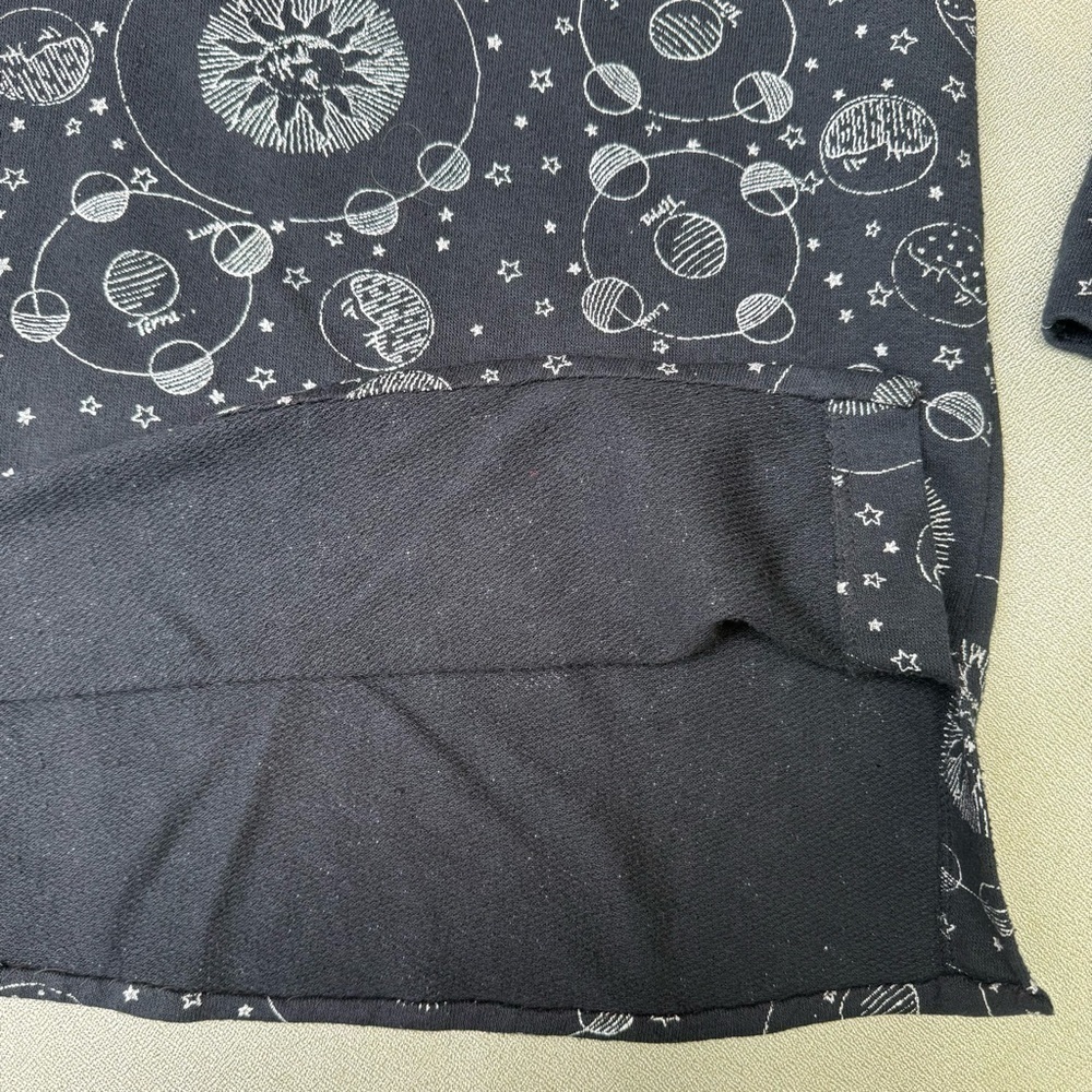 Vintage Katelyn Rose Women’s Black Moon Sun Planets Print Top Made In USA L - Picture 3 of 8